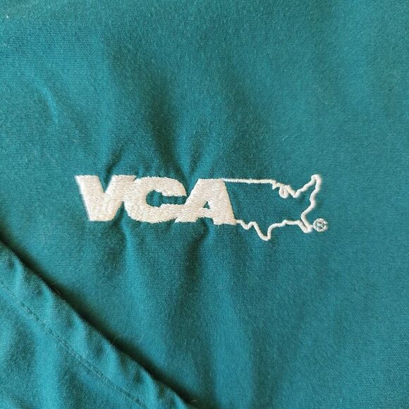 Pair of v-neck scrub tops sz S - Picture 10 of 10